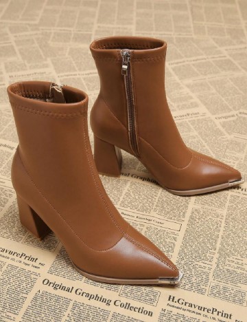 
						Botine SHEIN, maro