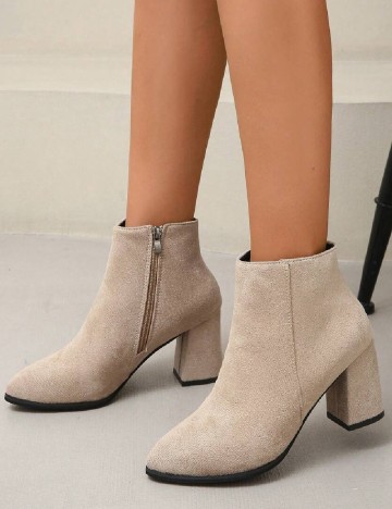 
						Botine SHEIN, crem