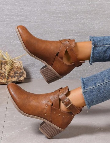 
						Botine SHEIN, maro
