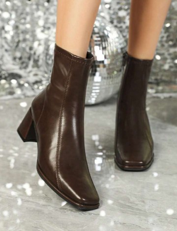
						Botine SHEIN, maro