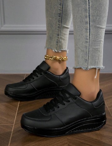 
						Adidasi SHEIN, negru