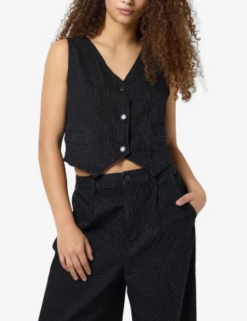 Vesta Noisy May, negru