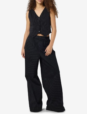 Vesta Noisy May, negru