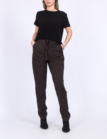 
						Pantaloni Vero Moda, maro