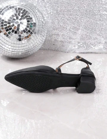 Pantofi SHEIN, negru