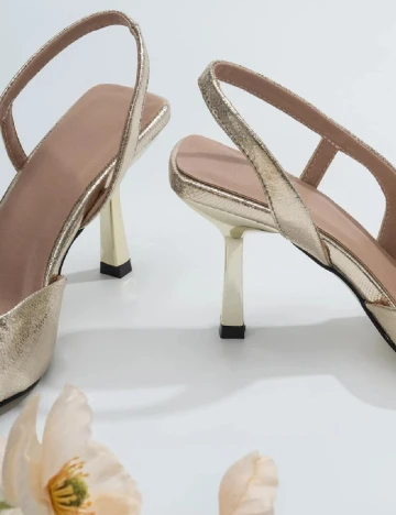 Pantofi SHEIN, auriu