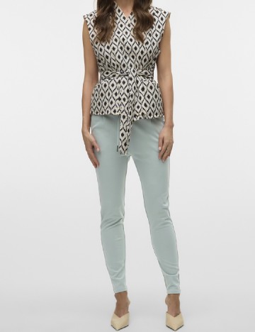 
						Pantaloni Vero Moda, turcoaz