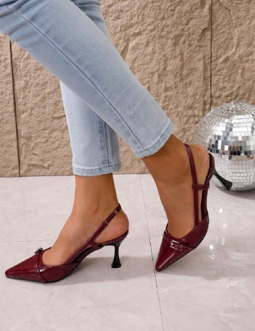 
						Pantofi SHEIN, visiniu