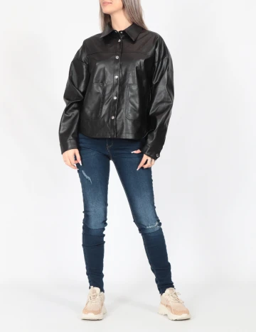 Jacheta Noisy May, negru