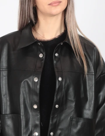 Jacheta Noisy May, negru