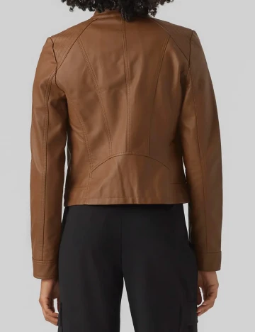 Jacheta Vero Moda, maro