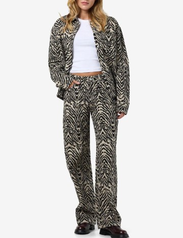 
						Pantaloni Noisy May, crem/negru