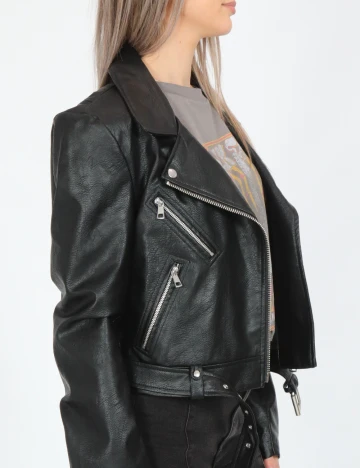 Jacheta Only, negru