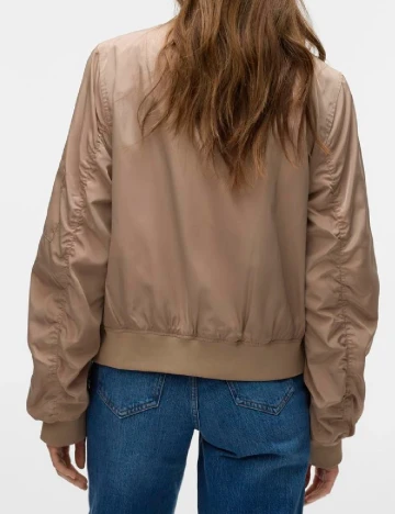 Jacheta Vero Moda, maro