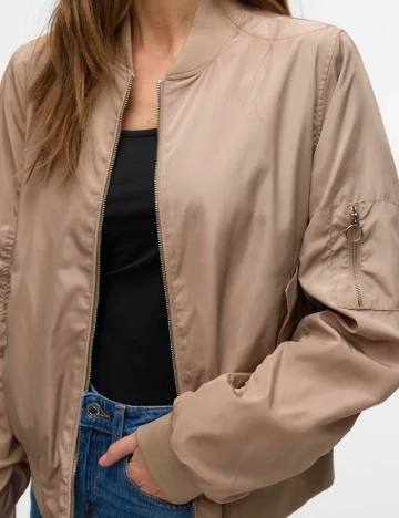 Jacheta Vero Moda, maro