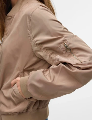 Jacheta Vero Moda, maro