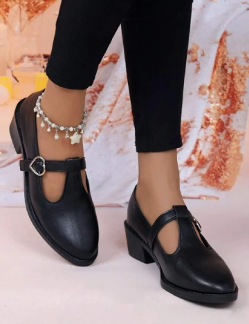 Pantofi SHEIN, negru