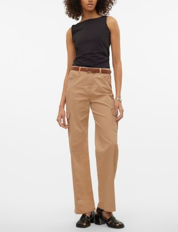
						Pantaloni Vero Moda, maro
