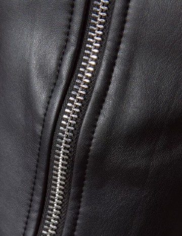 Top Bershka, negru