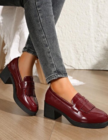 
						Pantofi SHEIN, rosu