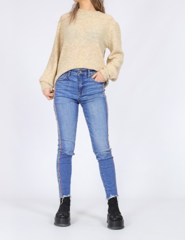 
						Pulover Pieces, crem