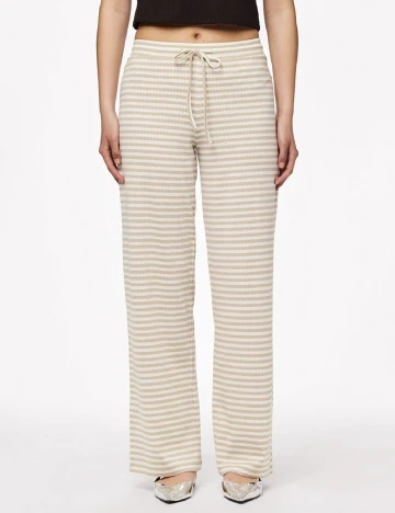 Pantaloni Pieces, crem Maro