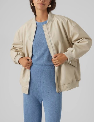
						Geaca Vero Moda, crem