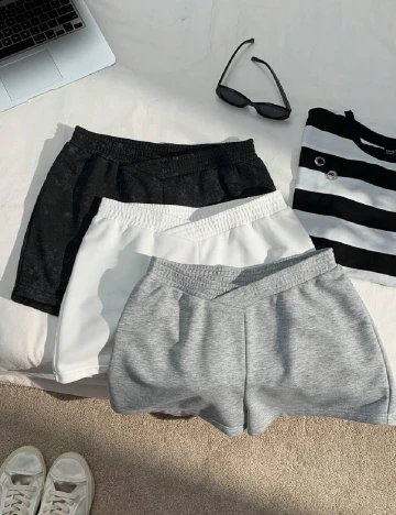 Set Pantaloni scurti 3 bucati SHEIN, mix culori