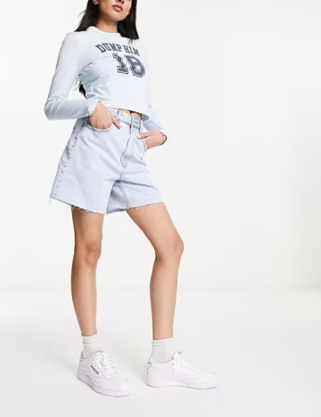 Pantaloni scurti Stradivarius, albastru deschis