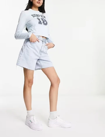 Pantaloni scurti Stradivarius, albastru deschis