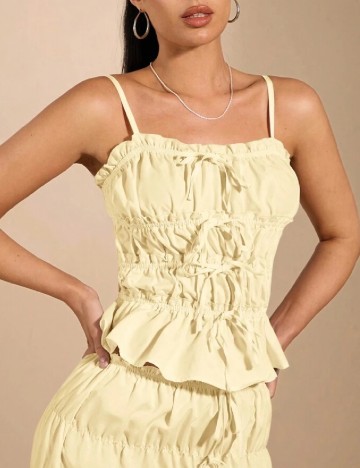 
						Top SHEIN, galben