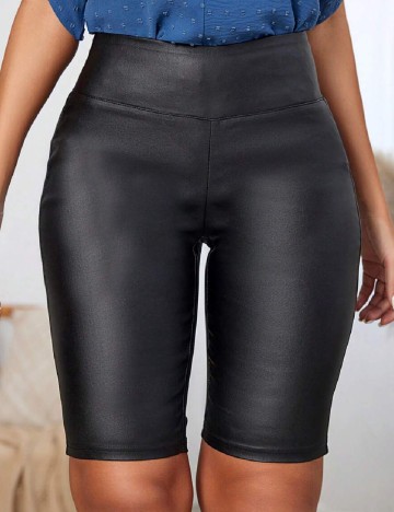 
						Pantaloni scurti SHEIN, negru