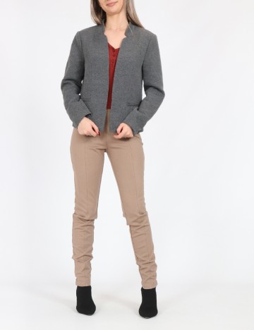 
						Blazer Only, gri