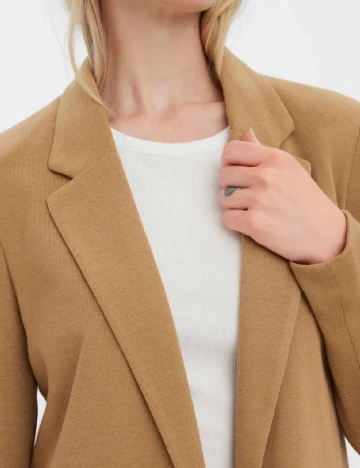 Blazer Vero Moda, maro