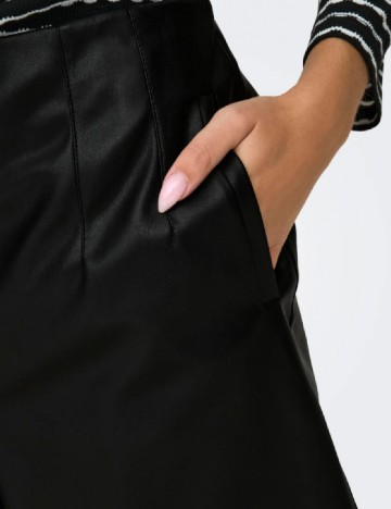 Pantaloni scurti Only, negru