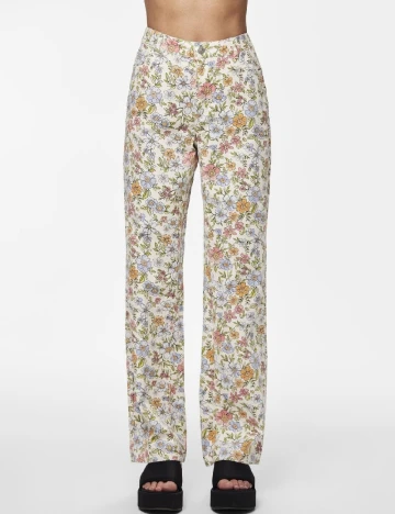 Blugi Pieces, floral print