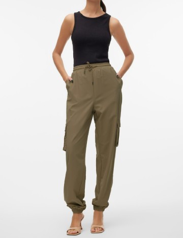 
						Pantaloni Vero Moda, verde