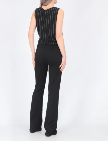 Vesta Jacqueline de Yong, negru