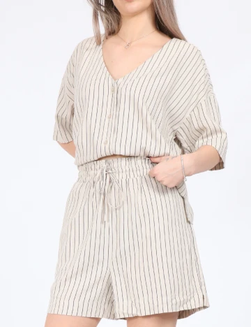 Pantaloni scurti Vero Moda, bej