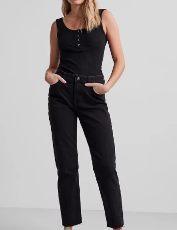 Maiou Pieces, negru