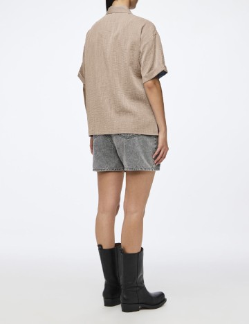 Camasa Pieces, maro