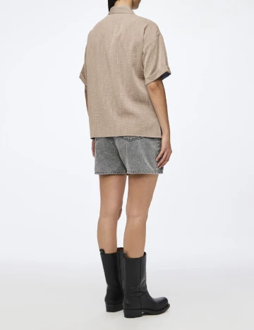 Camasa Pieces, maro