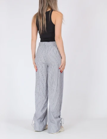 Pantaloni Pieces, gri