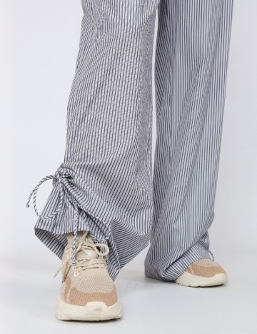 Pantaloni Pieces, gri