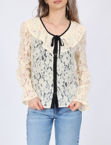
						Camasa Friful, crem