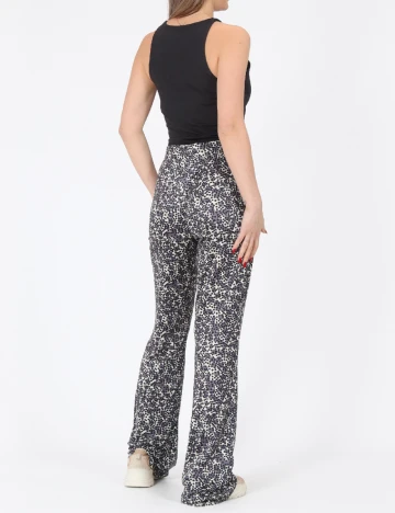 Pantaloni Pieces, mix culori