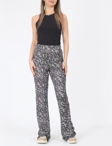 Pantaloni Pieces, mix culori