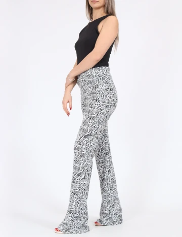 Pantaloni Noisy May, alb/negru