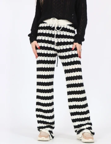 Pantaloni Noisy May, alb/negru