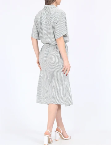 Rochie medie Vila, alb